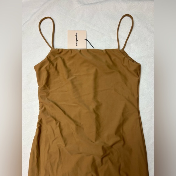 NWT Superdown Revolve Yovanna Midi Dress in Taupe - Picture 8 of 10